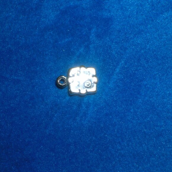 Sterling silver gift charm - Picture 6 of 6